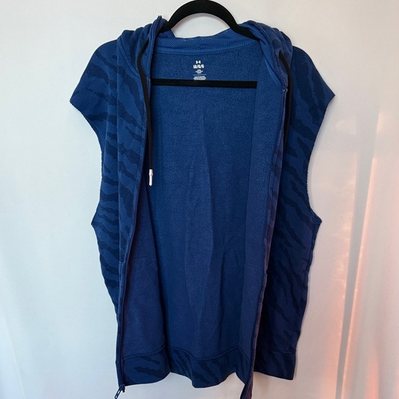 UNDER ARMOUR PROJECT ROCK SLEEVELESS HOODIE - Picture 3 of 6